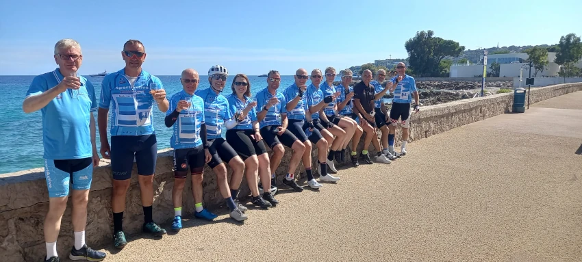 SportActive guests on the Med coast drinking champayne