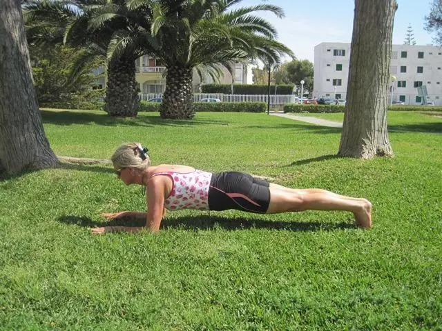 Improve your Core Strength for Better Cycling - The plank