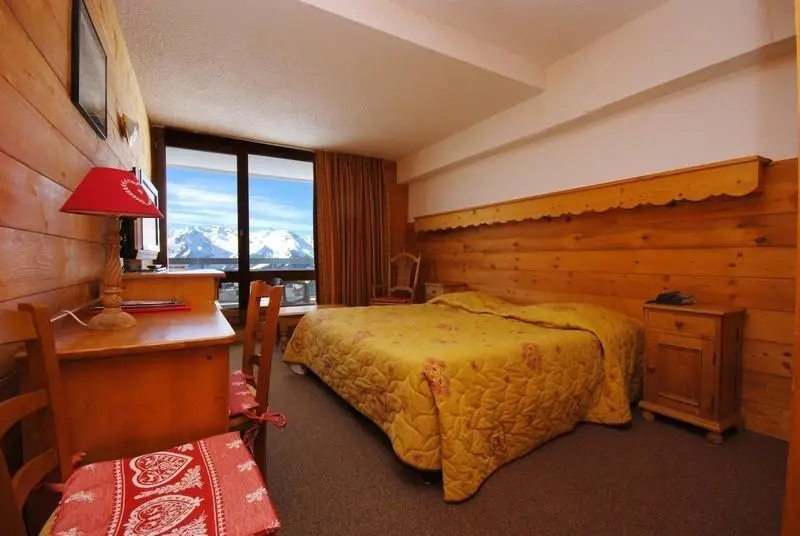 Hotel Le D&ocirc;me - Alpe d'Huez - ride Marmotte Aps with SportActive