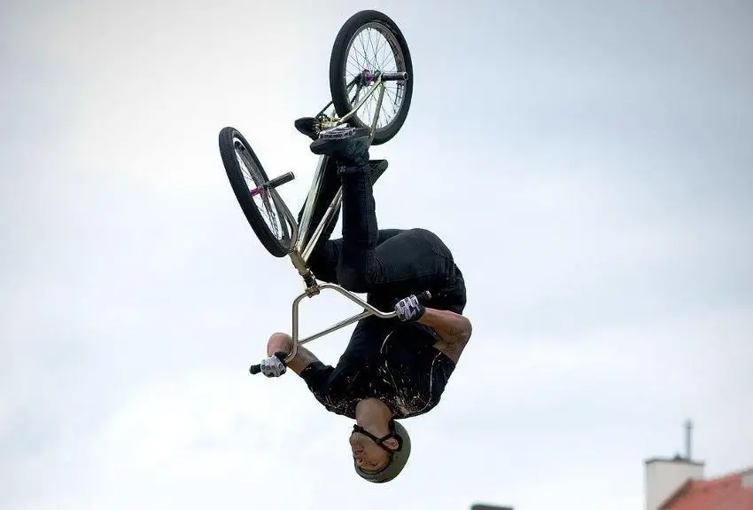 Sommersaults are frowned upon in road cycling! 