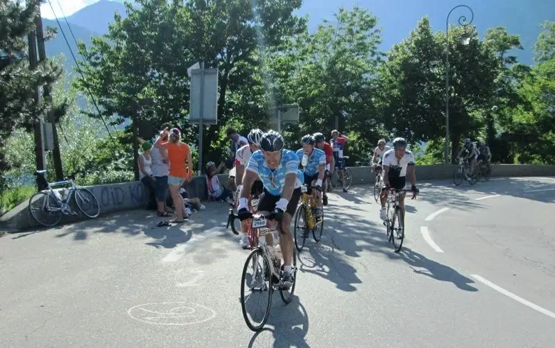 SportActive Granfondo Marmotte Alps riders climing Alpe D'Huez -  24 Facts About Alpe d&rsquo;Huez You May Not Know - SportActive